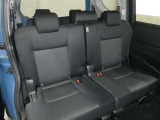 後席シートも広々としたスペースを確保しています。大人でもゆったりと座って頂けますので、大人数でのお出かけもラクラクです♪ドライブに行くのが楽しみですね♪