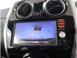 【バックモニター】付です。バックギヤに入れるだけで、ナビの画面に後方視界を映し出して非常に便利ですよ(^^♪後ろが見えることで安全確認も出来ますね☆