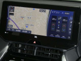 【12.3インチ純正ナビ】純正ナビを装備。タッチパネル式で使いやすく、詳細地図により目的地をピンポイントで設定できます。初めての道でも迷いにくく、ロングドライブも快適ですよ♪