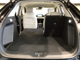 様々なパターンにアレンジができるラゲッジスペース♪お荷物の大きさや量・状況に合わせてアレンジできますので、とっても使い勝手良好ですよ♪タップリ積んで、楽しいお出かけを♪