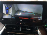 バックガイドモニターで、後方を確認しながら安心して駐車することができます。運転初心者も熟練者も必須の機能ですよ!