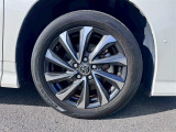 各種カスタムも承っております。エアロ、社外アルミホイール、シートカバー、車高調、ダウンサス等カスタムのことも新車王国にお任せ下さい。