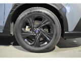 純正18インチアルミホイル/タイヤサイズは225/55R18です
