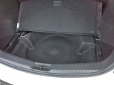 トランク床下収納あります。