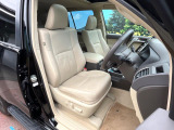 運転席シート廻りは使用感も少なく、良好な状態となっています。丁寧に使われていたことがよくわかりますね。