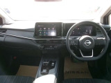 操作しやすい運転席廻り!操作パネルも使いやすい!!ドライブが楽しくなります!