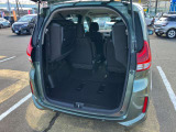 荷室も広々たくさん荷物が積めますね。