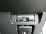 ここに ETC付いております。高速道路の料金所もスイスイ♪ ETCカードの申し込みは日産カードがおすすめ!!!「安心」「おトク」「便利」で皆さまのカーライフをサポートする特典満載のカードです。