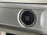 【 スマートキー・プッシュスタート 】鍵を挿さずにポケットに入れたまま鍵の開閉、エンジンの始動まで行えます。