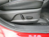 運転席パワーシートでドライビングポジション設定もスマートです。