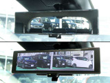 車両後方のカメラ映像をミラー面に映し出して、いつでもクリアな後方視界を確保する、インテリジェントルームミラー!