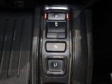 シフト操作はシンプルでスタイリッシュなスイッチ式となっております!