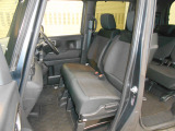 広々使えるベンチシート仕様です。