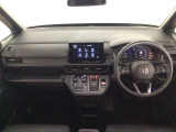 【前方視界】開放的な前方視界!運転がしやすく疲れにくいです♪窓が大きく、見通しがとっても良いおクルマですよ♪