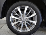 アルミホイールはホンダ純正なので安心!しかも車のデザインにもマッチしています。