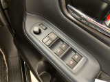 もちろん、パワーウインドウもついております。ワンタッチで窓の開閉が可能です!