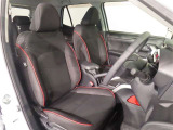 レッドパイピング(前席)ファブリックシート 運転席上下アジャスター付き