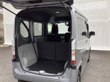 コンパクトボディーなのに、荷室はこんなに広々!たくさん荷物が積めますよ。