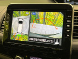 【アラウンドビューモニター】専用のカメラにより、上から見下ろしたような視点で360度クルマの周囲を確認することができます☆死角部分も確認しやすく、狭い場所での切り返しや駐車もスムーズに行えます。