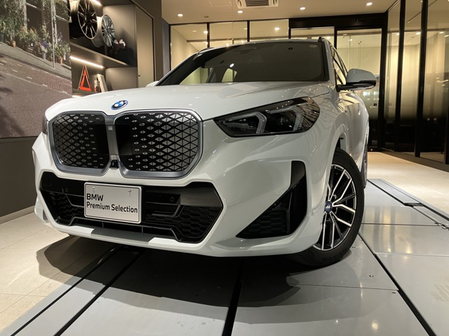 iX1xドライブ30 Mスポーツ 4WD