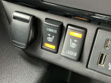 シートヒーターが付いています!車内が冷え切っている時でも、シートが温かくなり大変便利です。温かいシートは体の血行を促進する効果もあり、筋肉の緊張がほぐれ、疲れにくくなりますよ。