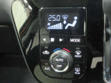 エアコンはオートエアコンになっています。
