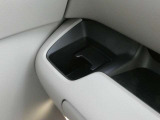 助手席側にはドリンクホルダーが備わっています。