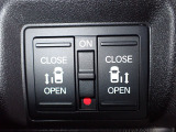 運転席からもスライドドアをボタン操作でスピーディーに開閉できます!またスマートキーでも操作できるので便利です。