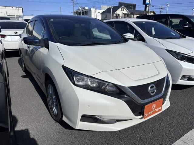 リーフX 10万台記念車禁煙車 純正ナビ バックカメラ