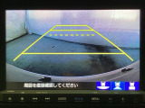 バックでの車庫入れも安心です! リアカメラが付いているバックモニター付のナビを装備しております。操作線もついており距離感も画面から確認できます。