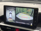【パノラミックビューモニター】専用のカメラにより、上から見下ろしたような視点で360度クルマの周囲を確認することができます☆死角部分も確認しやすく、狭い場所での切り返しや駐車もスムーズに行えます。