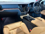 V60 ウルトラ T6  AWD プラグインハイブリッド 4WD 