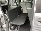 乗車人数や荷物の量、車内での過ごし方に合わせて、シートのレイアウトを変更できます。
