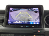 バックモニター付きで、車庫入れやバック時の後方確認をサポート。