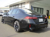 数ある認定中古車の中から群馬BMWプレミアムセレクション前橋をご覧いただきまして誠にありがとうございます。ベテランスタッフがお客様のご質問に丁寧にご回答させていただきますので宜しくお願いします。