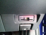 ここに ETC2.0付いております。高速道路の料金所もスイスイ♪ ETCカードの申し込みは日産カードがおすすめ!!!「安心」「おトク」「便利」で皆さまのカーライフをサポートする特典満載のカードです。