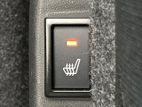 【シートヒーター】寒い日に重宝するシートヒーター!エアコンより早く温まってくれるので寒がりの人も安心ですね♪エアコンの温風は乾燥するから苦手、という方にもをおすすめです。