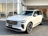 2025年12月登録のボルボXC90 ウルトラ B5 AWDでボディーカラーはヴェイパーグレーメタリックです。 そしてシートカラーはチャコールになります。 ボルボの唯一の7人乗りの車です。