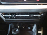 毎月、約3割は遠方からのご注文です。車両を実際にご覧いただいておりません。弊社独自のスキルで、安心してご注文いただけますよう、しっかりご案内させていただいております。