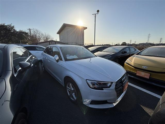 A3スポーツバック 2.0 TFSI クワトロ 4WD 禁煙車 コンビニエンスPKG 純正ナビ