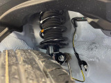 お車を安心してお乗りいただく為には、足回りの定期点検が欠かせません。サービスサポート(有償保証)では無料点検もご提供しており、安心のカーライフをお過ごしいただけるサポート体制が整っています。