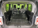 後席を格納すると、これだけの広さが!シーンに合わせたシートアレンジで、大きな荷物も積むことが出来ます♪