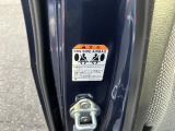 SRSサイドエアバッグのシールです。運転席助手席対応です。