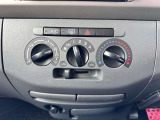 気温に合わせて直感的に操作することで、車内をいつでも快適に保てます。