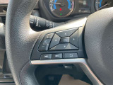 オーディオ操作が出来るステアリングスイッッチ付です!