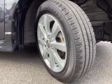 純正14インチフルホイールキャップでスタイルバッチリ!155/65R14タイヤです