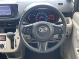 【ステアリング】軽い力で扱いやすいハンドルです。目立つ傷やスレなどなく綺麗な状態です!「プレミアム抗菌コートG」をいれていただくとさらに快適に!清潔なお車はお子様にも安心ですね!