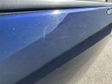 傷等が御座いますので、現車をご覧になって状態を確認をして下さい。修理をご希望の方は有償になりますが、弊社板金工場にて修理可能です!詳細はスタッフにご相談ください!