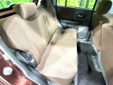 後部座席も気になるようなキズ・汚れやへたり等、大きなダメージはなく、良好な状態です。
