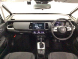 【前方視界】開放的な前方視界!運転がしやすく疲れにくいです♪窓が大きく、見通しがとっても良いおクルマですよ♪